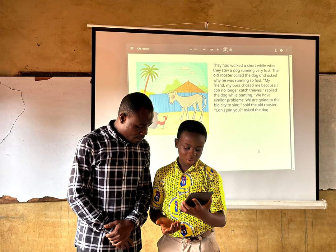 Digital reading lesson, Ashanti Region.