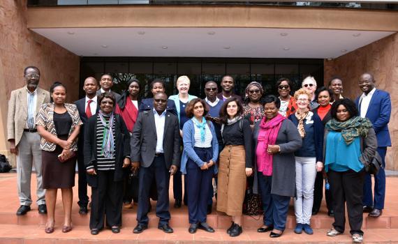 Representatives of library, archive and education groups shared local experiences and assisted with practical questions from government delegates, such as the use of technology by libraries, the cost of online resources from the global north, and licensing. 